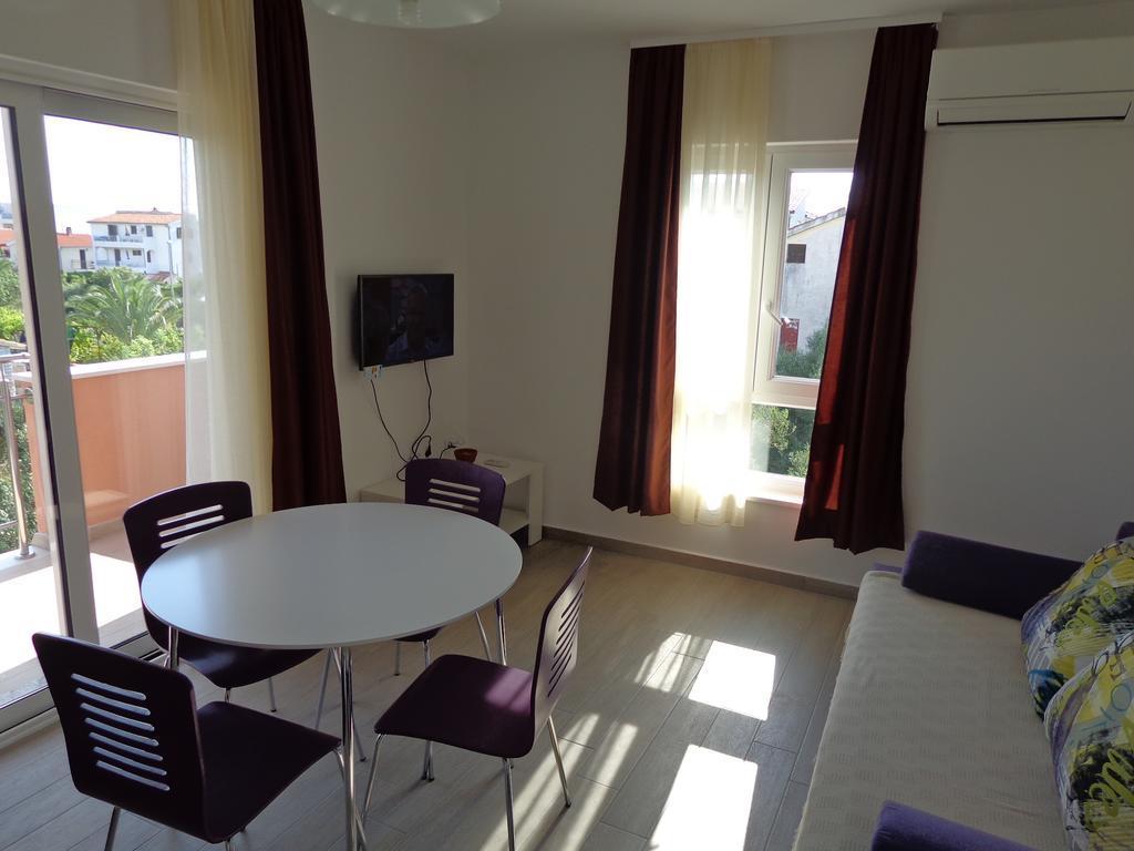 Villa Palas Apartments โรกอซนิซา ภายนอก รูปภาพ